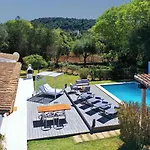 Relax Just Outside Recently Renovated By Renthousing