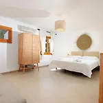 Relax Just Outside Recently Renovated By Renthousing Сasa de vacaciones Pollensa