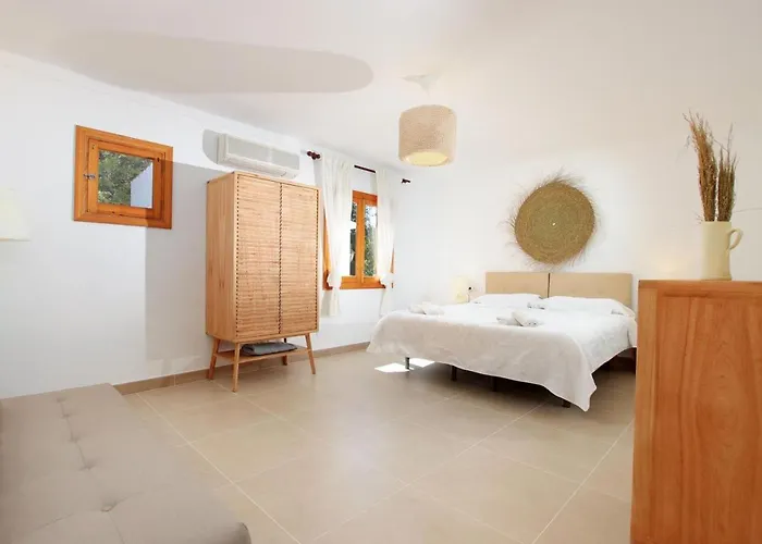 Relax Just Outside Recently Renovated By Renthousing Vakantiehuis Pollença