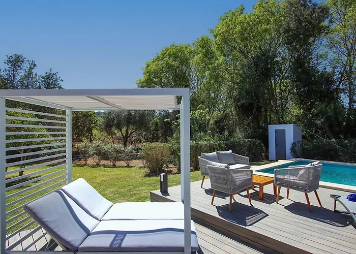 Relax Just Outside Recently Renovated By Renthousing Vakantiehuis