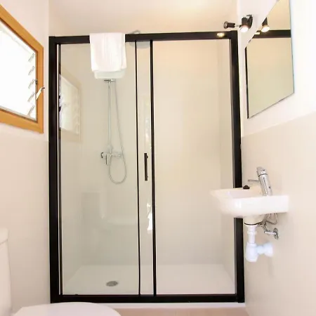 Relax Just Outside Recently Renovated By Renthousing *