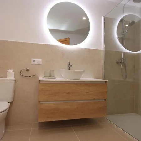 Relax Just Outside Recently Renovated By Renthousing Feriehus