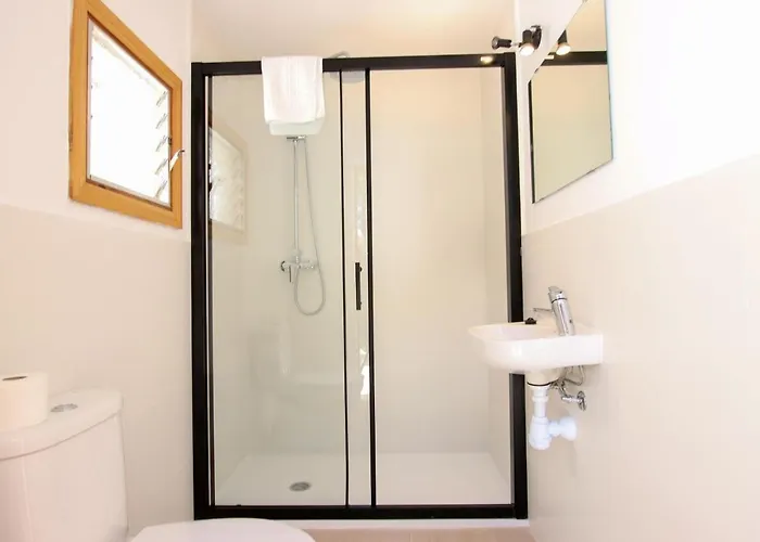 Relax Just Outside Recently Renovated By Renthousing *