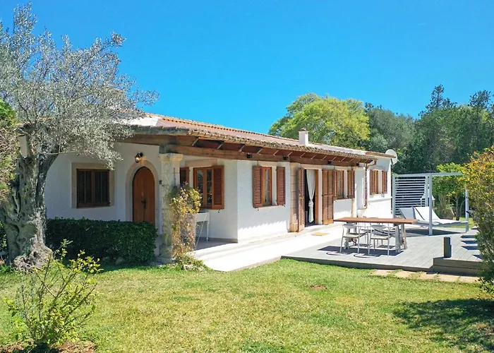 Relax Just Outside Recently Renovated By Renthousing *